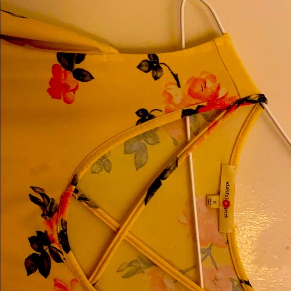 Strappy , off the shoulder Blouse - Picture 1 of 5